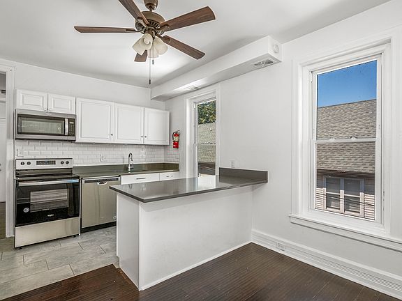 4th image of 303 S Main St #2