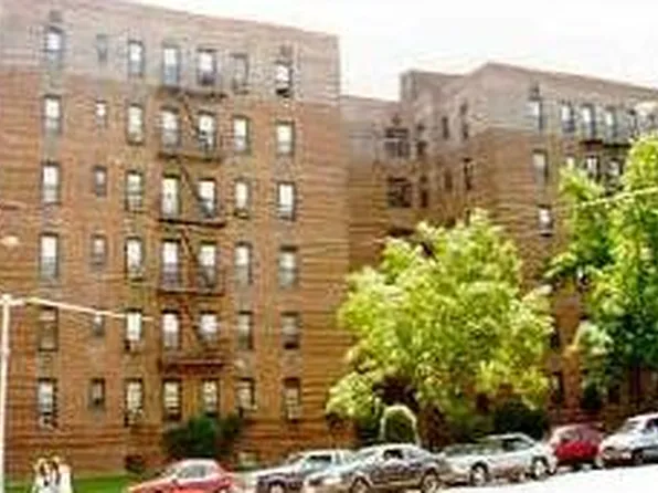 2209 Knapp Street image 1 of 1