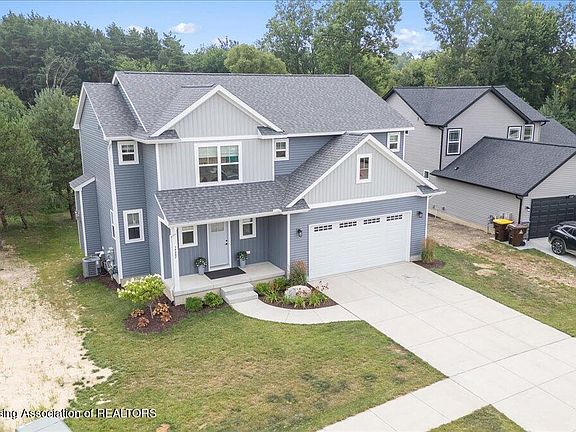 3rd image of 15297 Sherwood Ln