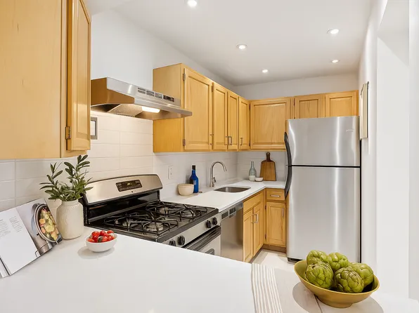 1919 Madison Avenue image 2 of 12