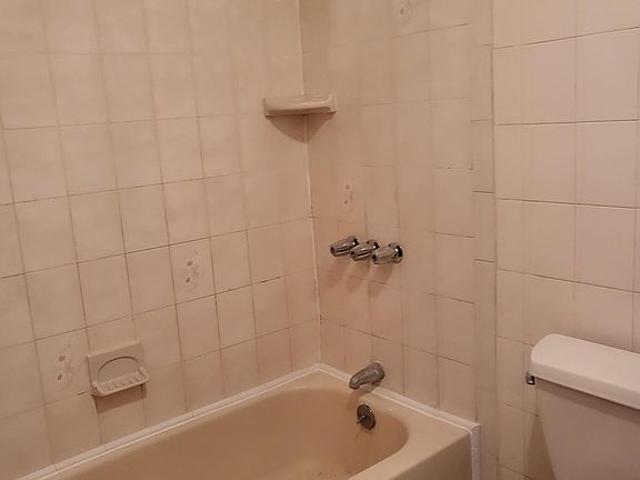 5th image of 14920 Huron St #2