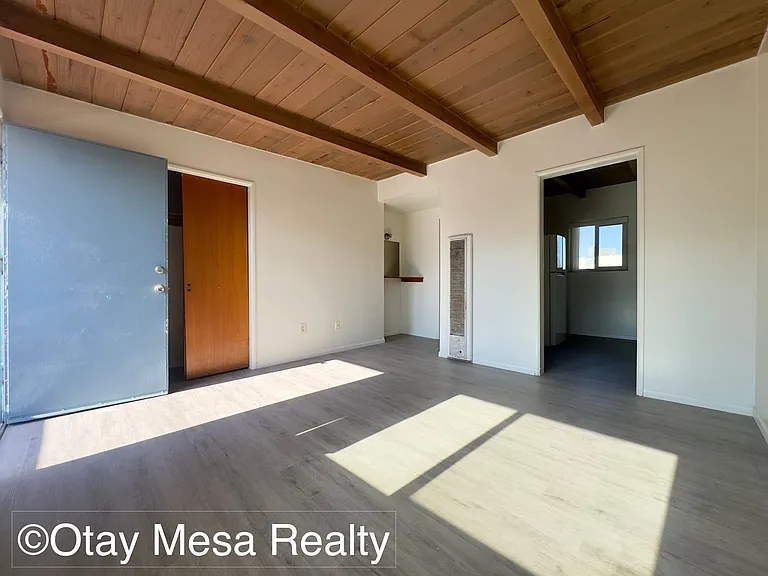 970 Seacoast Dr — Photo 3