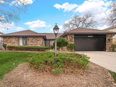 1629 E Greenwood Dr, Mount Prospect, IL, 60056