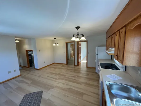 45 Whittle St, Groton, CT 06355