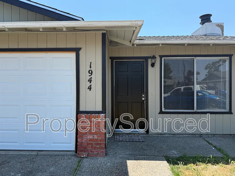 2 bed, 1.5 bath, 1031 sqft, $1,750 — Photo 3