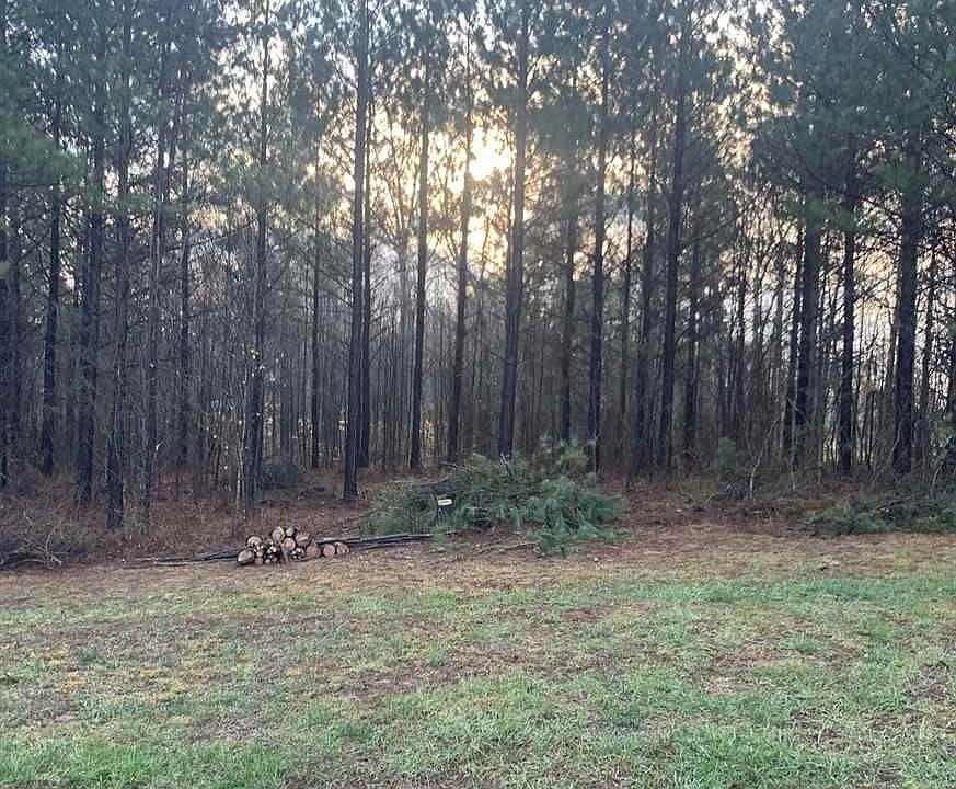 2nd image of 200 Mountain View Cir SW