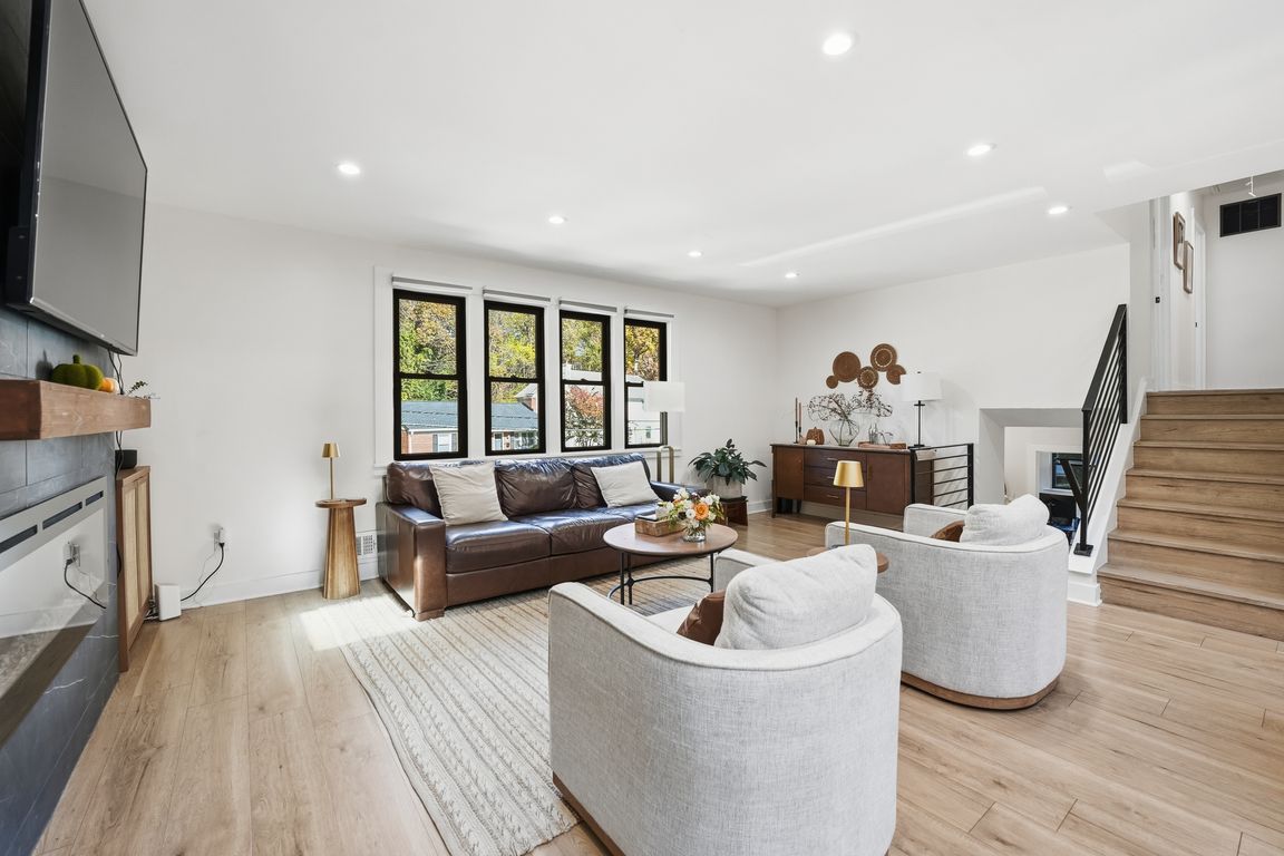 next background image