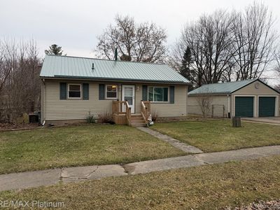 1475 Cutler St, Burton, MI, 48509