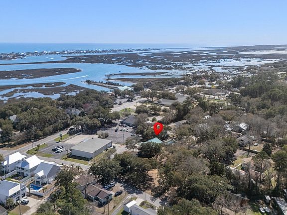 2nd image of 3926 Flagg St.