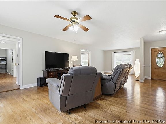 5th image of 1529 Paisley Ave