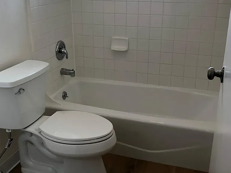 Stratford Apartments — Photo 5
