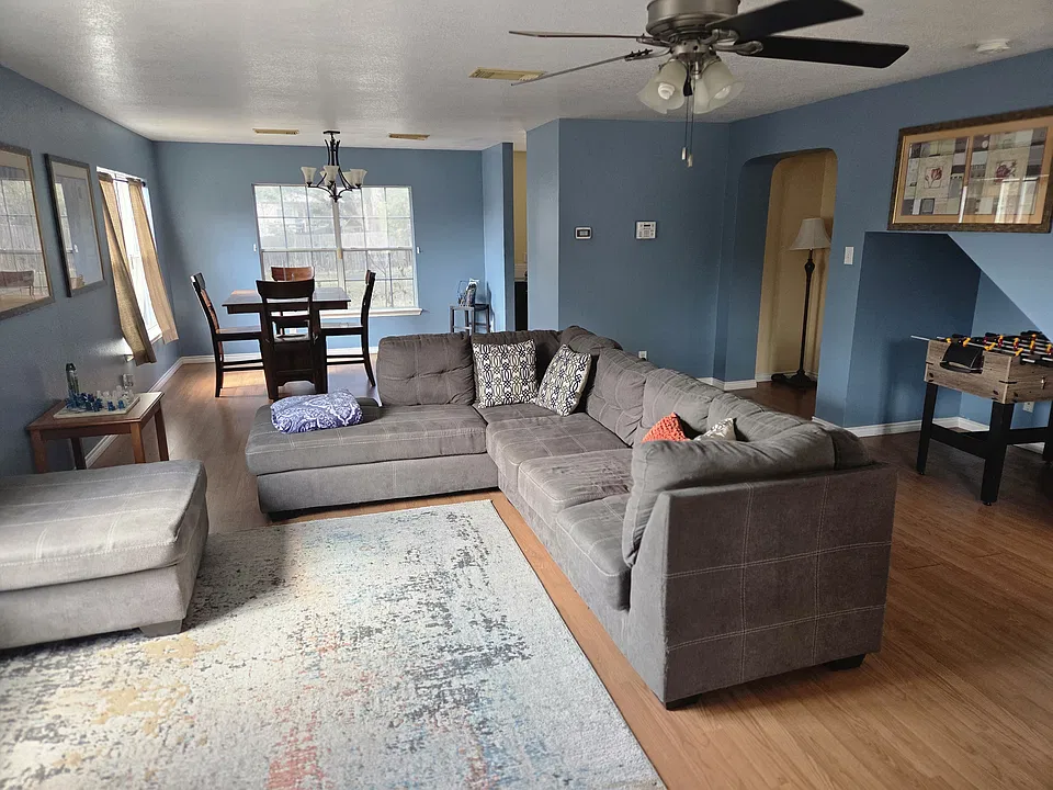 7601 Forest Vale