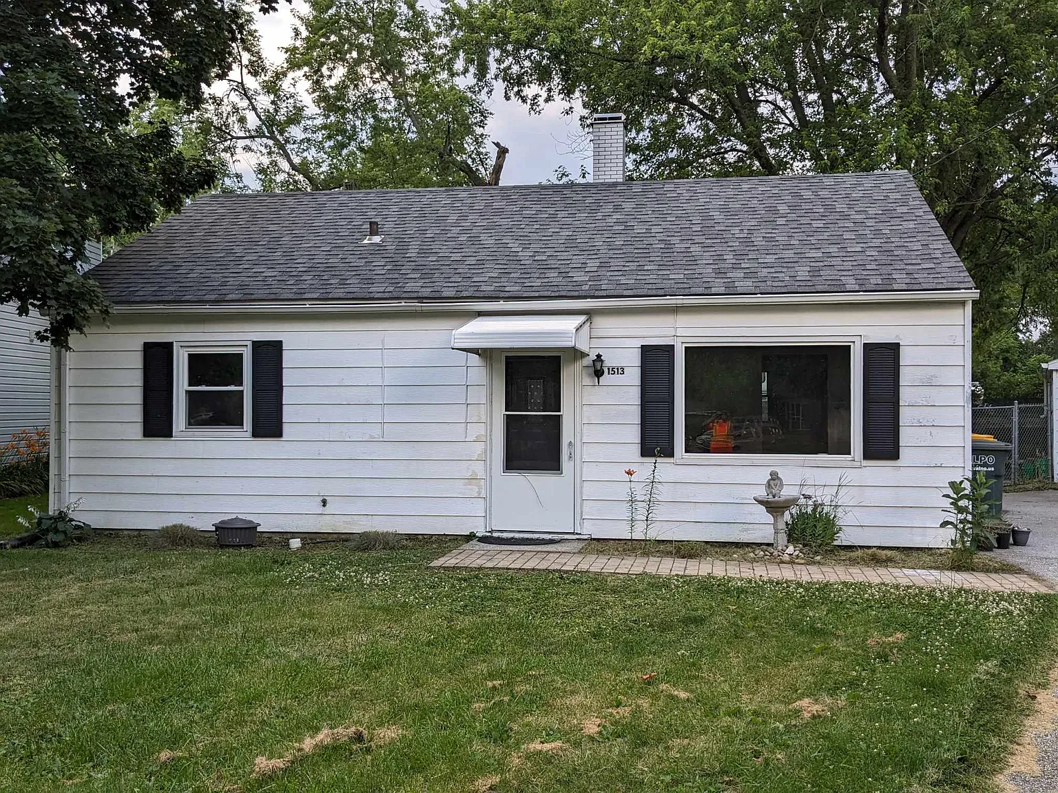 3 bed, 825 sqft, $1,450 — Photo 2
