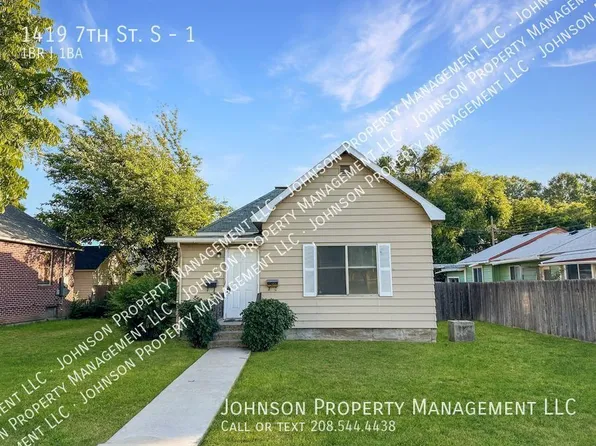 1419 7th St S #1, Nampa, ID 83651