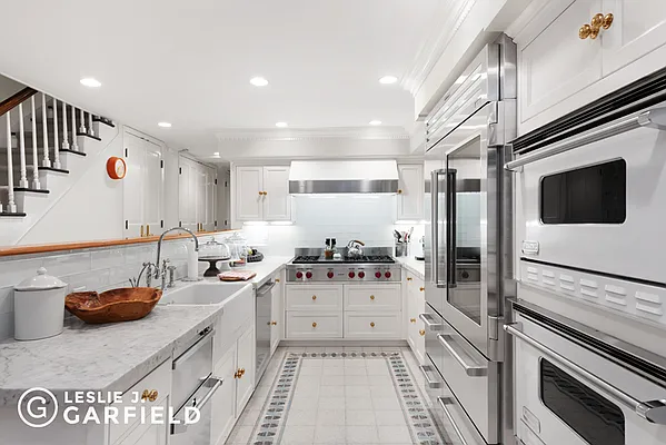 Sold by Leslie J. Garfield | media 7