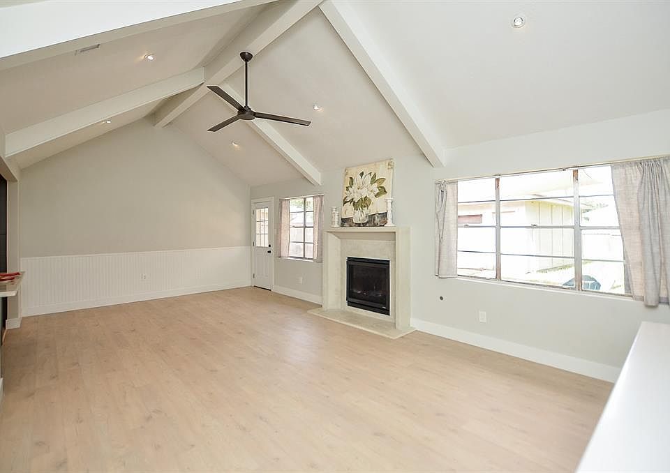 1st image of 12214 Meadowhollow Dr