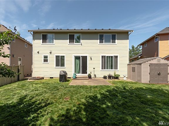 3rd image of 3908 Ingleside Dr SE