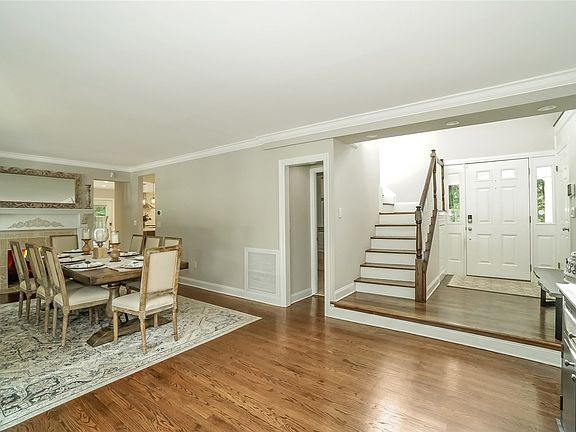 4th image of 4 Westview Ave
