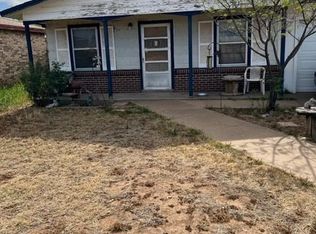 925 S 16th St, Slaton, TX 79364
