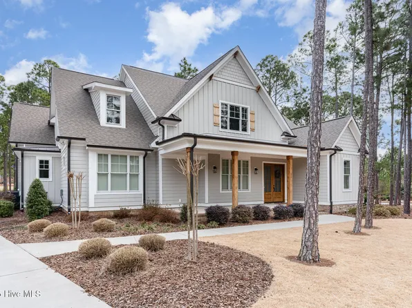 11 E Magnolia Court, Southern Pines, NC 28387