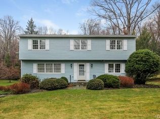 6 Columbus Dr, Carmel, NY 10512