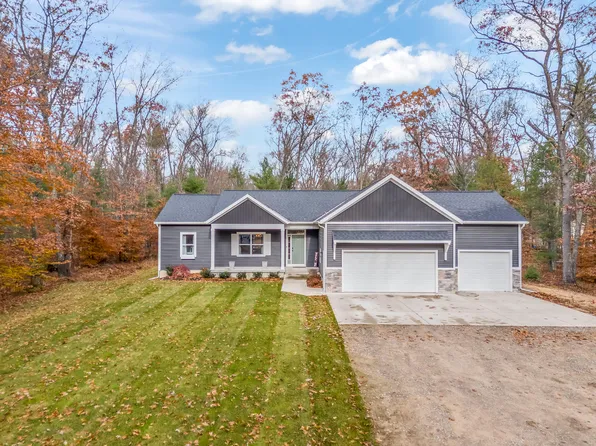 4468 Duck Lake Rd, Whitehall, MI 49461
