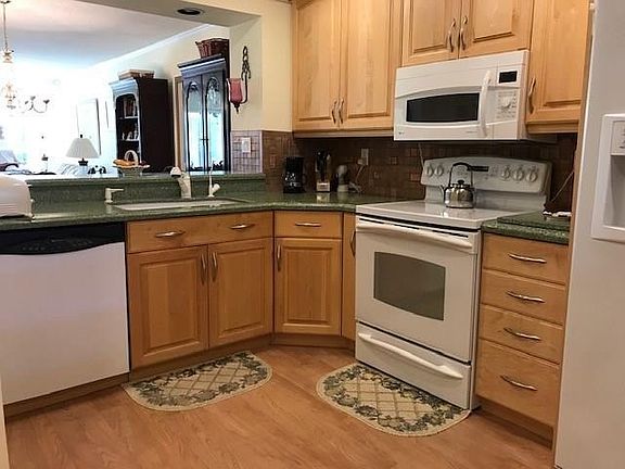 4th image of 160 SE Saint Lucie Blvd APT 204A