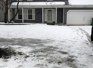 2298 Salisbury Dr, Naperville, IL 60565