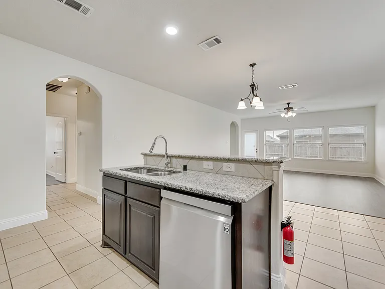 621 Dogwood Dr — Photo 10