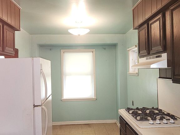 2nd image of 712 Garfield Ave