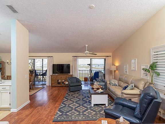 3rd image of 16 Aledo Ct