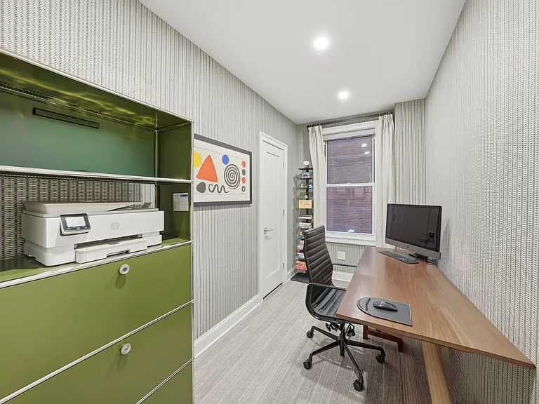 50 E 72nd St #10B — Photo 17