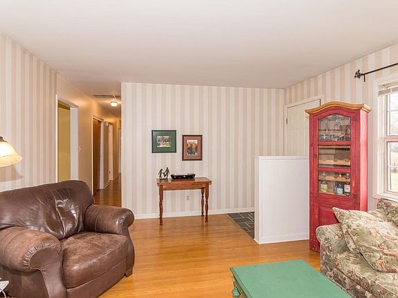 3rd image of 2926 Haverhill Dr