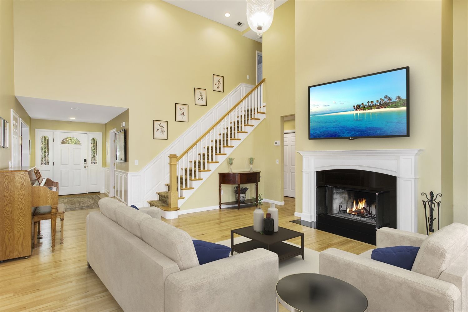  Virtually Staged Great Room