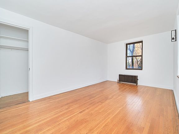5th image of 2475 Palisade Ave APT 4B