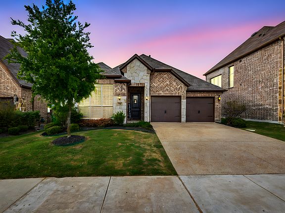 2nd image of 936 Lake Meadow Ln