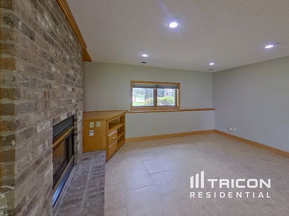 4th image of 3216 W Park Dr