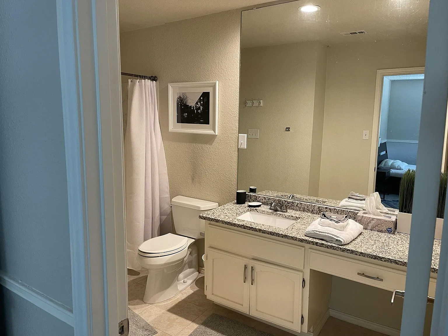 4 bed, 6.0 bath, 3500 sqft, $1,139 — Photo 2
