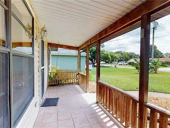 4th image of 28101 Lois Dr