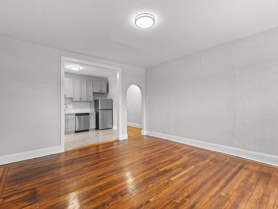 Two bedroom and 1.5 Bath - Apt #01