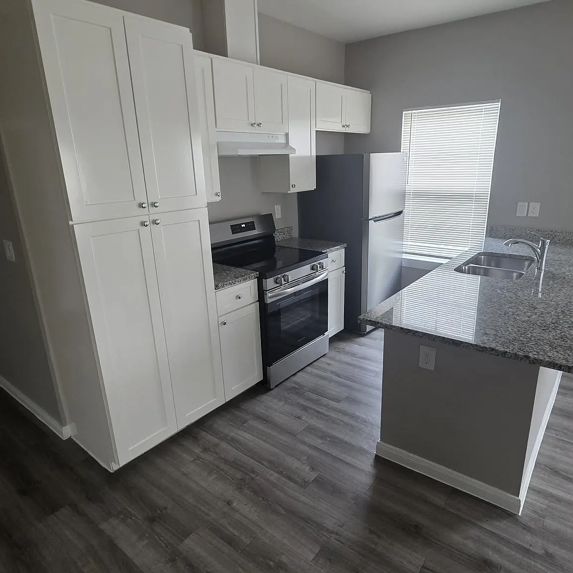 3 bed, 1082 sqft, $1,375 — Photo 3