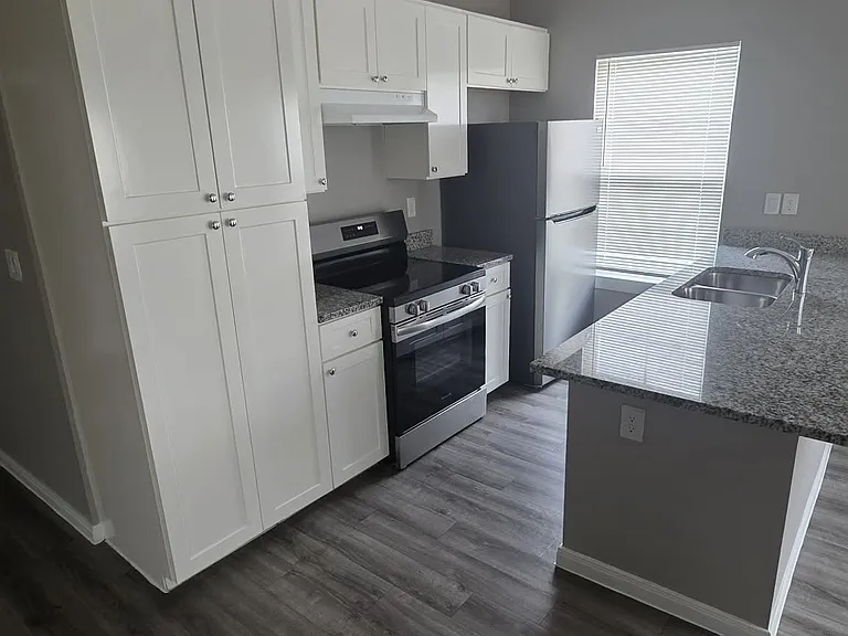 614 Chihuahua St — Photo 3