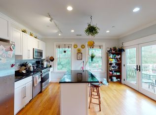 31 Walden St #3, Cambridge, MA 02140