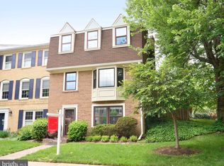 8212 Doctor Craik Ct, Alexandria, VA 22306