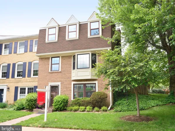 8212 Doctor Craik Ct, Alexandria, VA 22306