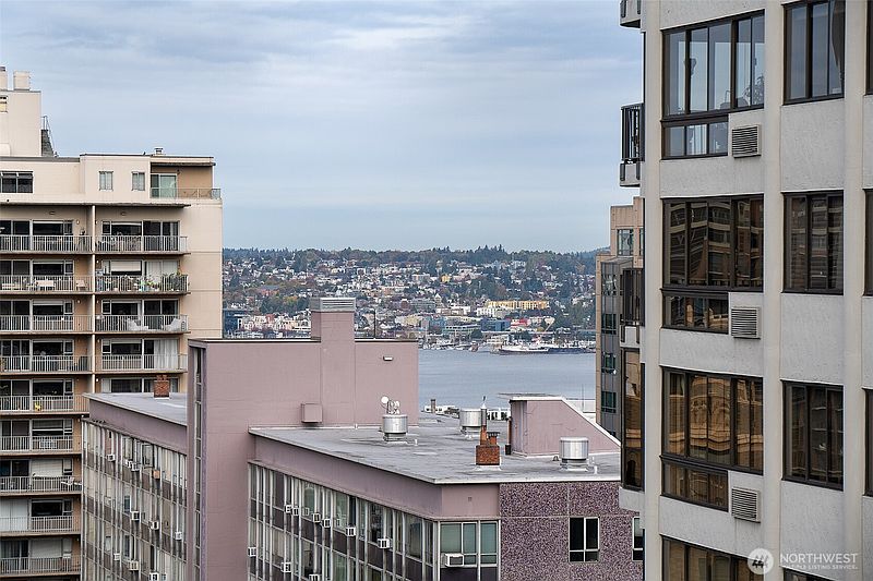 2nd image of 1105 Spring Street #1304