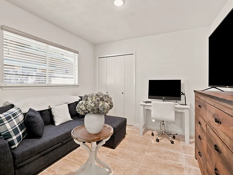 6807 Connie Mack St — Photo 10