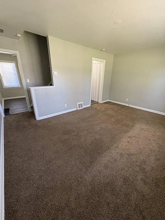 728 West St — Photo 2