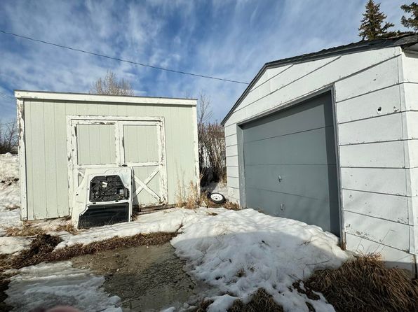 414 N Main St, Tioga, ND 58852