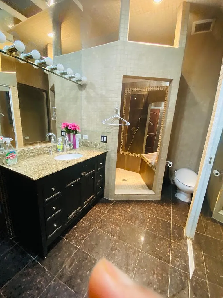 2 bed, 1800 sqft, $2,200 — Photo 2